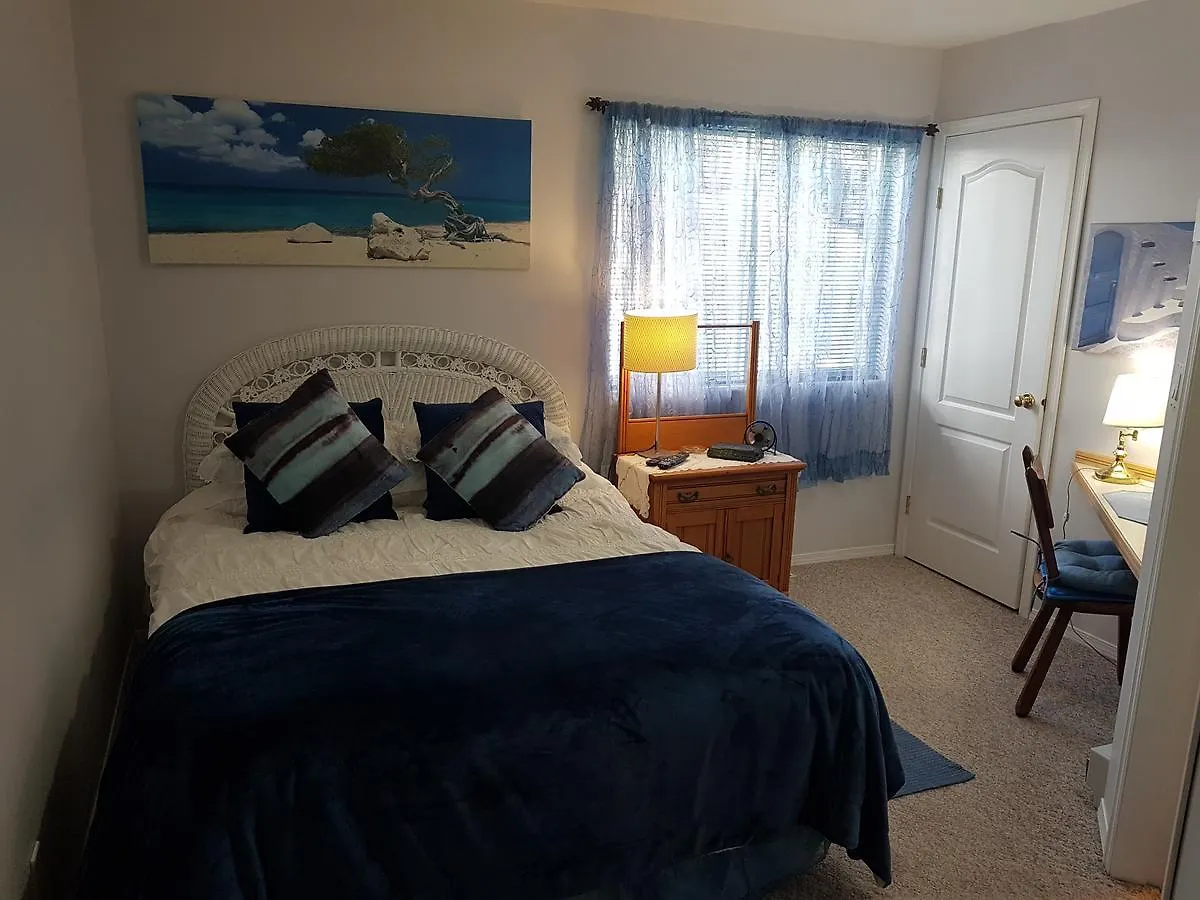 **  Davis Bay Bed & Breakfast Sechelt Canada