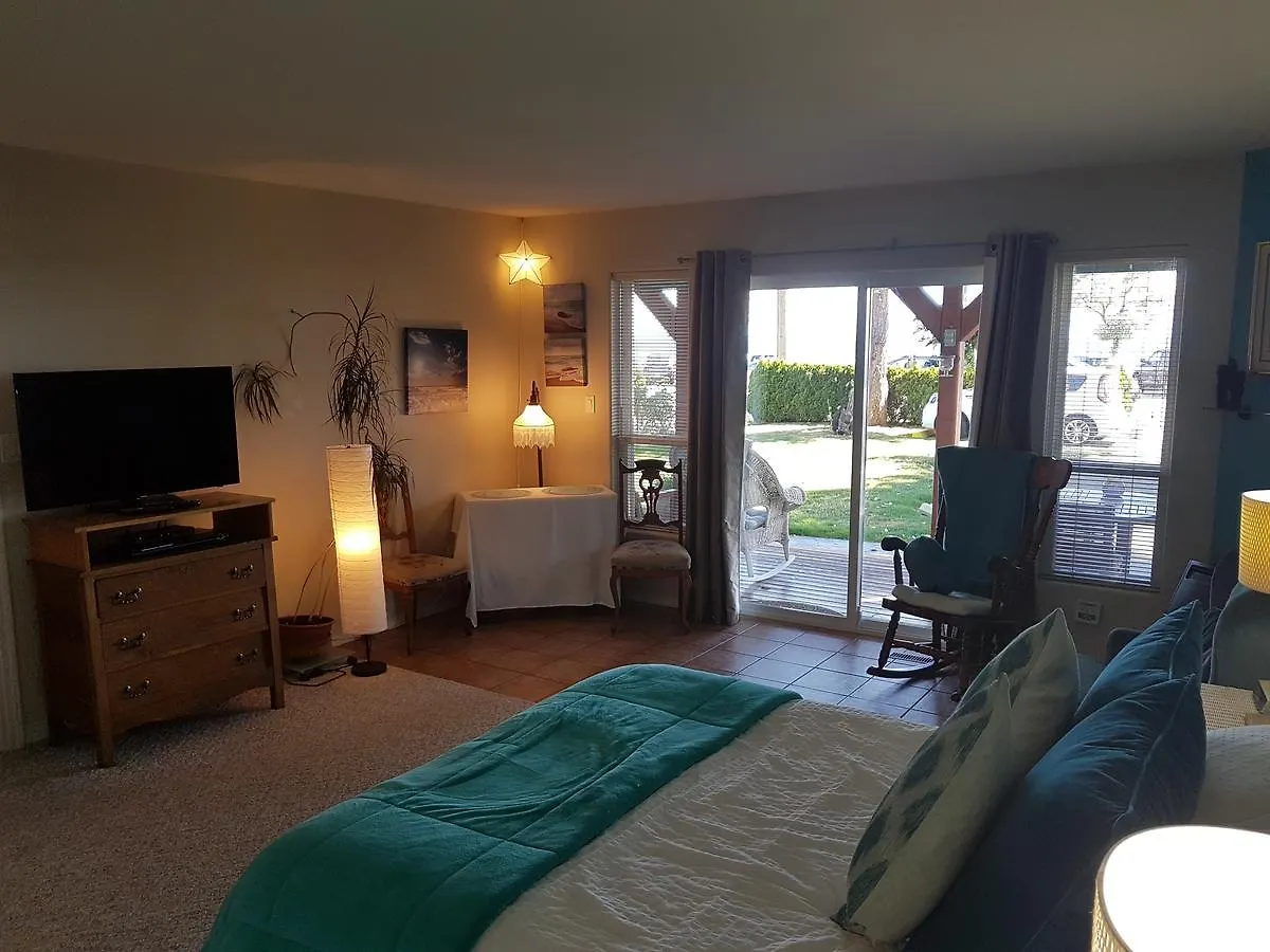 Davis Bay Bed & Breakfast Sechelt 2*,